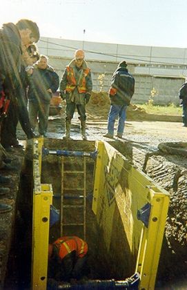 Использование камеры С-300 при ремонте водопроводной сети в г. Москве. 4-й район Мосводоканала 1998 год.